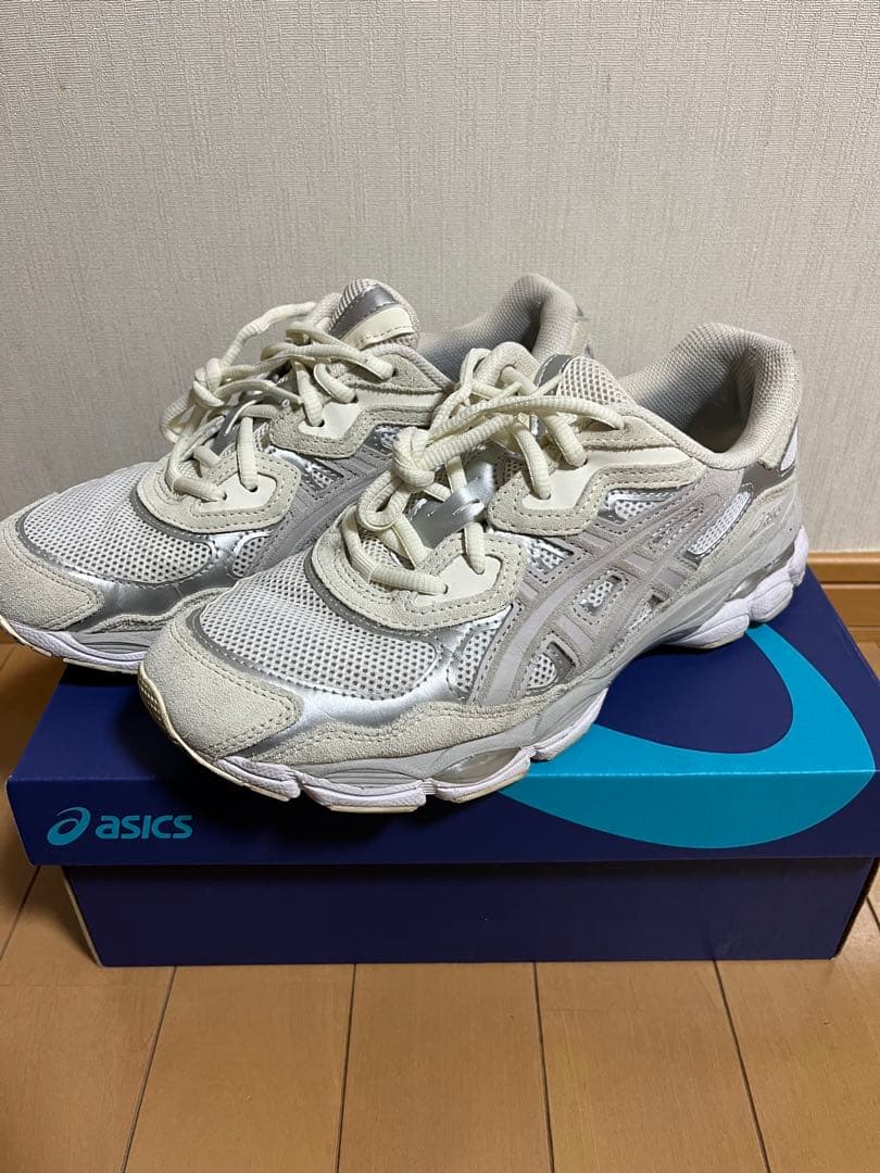 靴 asics GEL-NYC White/Cream